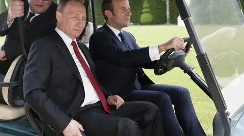 Media o spotkaniu Macron-Putin: nie było serdecznych uścisków