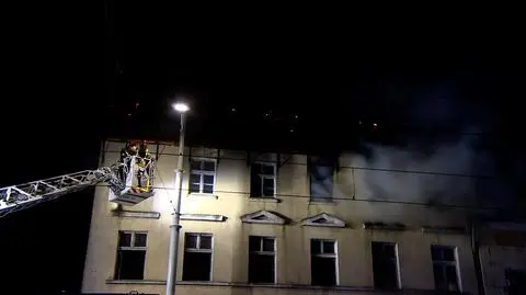 Pożar pustostanu we Wrocławiu. 10 zastępów straży w akcji