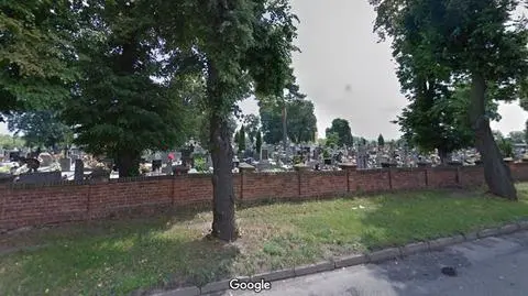 Podpalenie i uszkodzenie nagrobka. Starsza kobieta sama zgłosiła się na policję, usłyszała zarzut