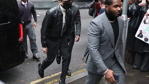 Chris Brown przed sądem w Londynie 26 października