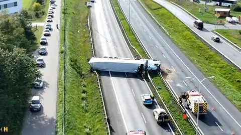Ciężarówka przewróciła się na S8