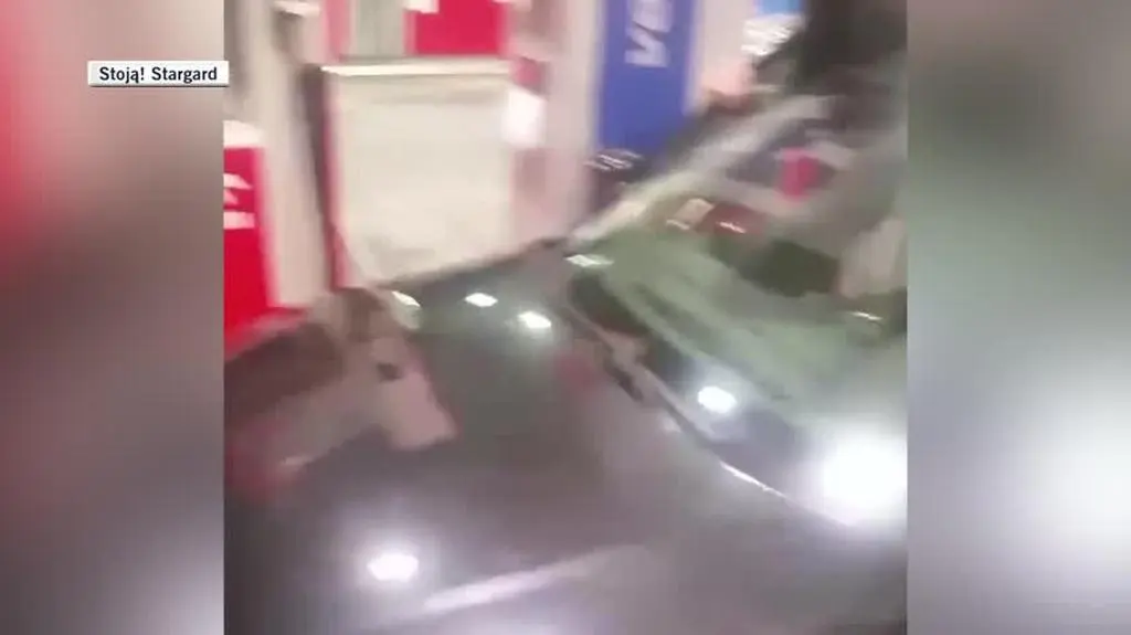 stacja paliw cenzura