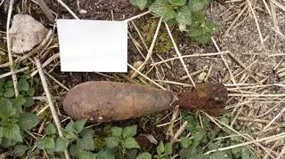Pocisk został znaleziony w przydrożnym rowie