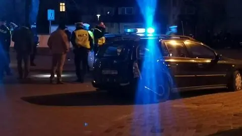 Przejechał policjantowi po stopach, zatrzymały go dopiero strzały w opony. Trafił do aresztu 