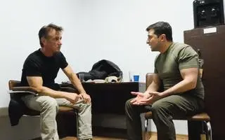 Sean Penn i Wołodymyr Zełenski w "Superpower" (reż. Sean Penn, Aaron Kaufman - Berlinale Special Gala 2023)
