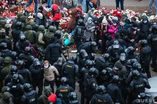 Oddziały OMON na Placu Przemian