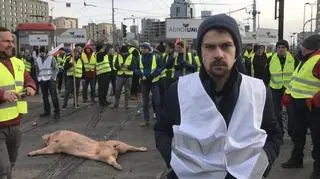 Kołodziejczak podczas protestu w Warszawie