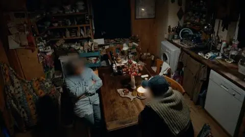 Pod ostrzałem kamer, narażeni na procesy i mandaty. Jak funkcjonuje podziemne państwo pomocowe?