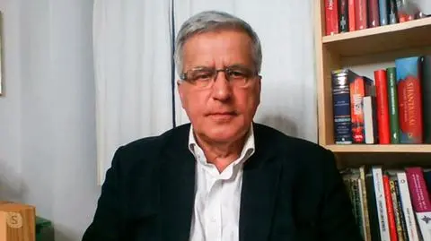 Komorowski: premier Morawiecki doskonale wie, że wchodzi w jakiś brzydki mezalians