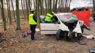 Kierowca nie żyje, jego żona trafiła do szpitala