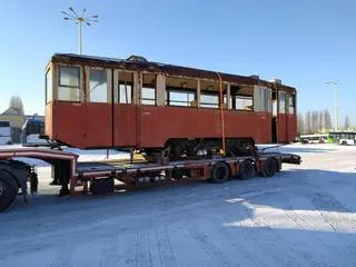 Zabytkowy tramwaj trafił z powrotem do Szczecina