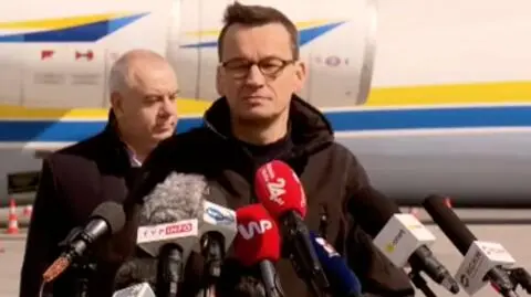 Morawiecki o transporcie sprzętu ochronnego: przybyło około 80 ton towarów 