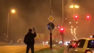 Driftowali na środku skrzyżowania. Sprawę wyjaśnia policja