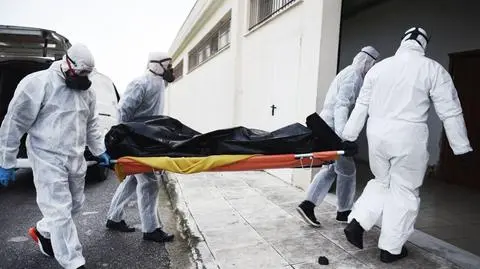 "98,8 procent zgonów w Polsce z COVID-19 dotyczy niezaszczepionych". A ilu zaszczepionych zmarło? Dane ministerstwa