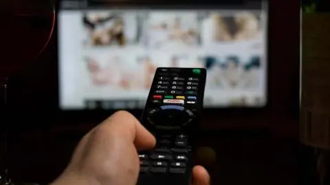 Badanie: co piąty oglądający pornografię robi to w godzinach pracy