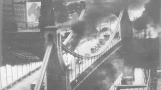 Zamieszki na moście podczas manifestacji