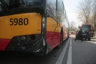 Zderzenie samochodu z autobusem