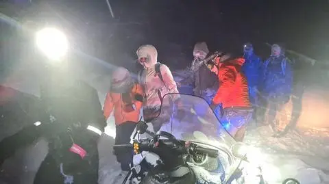 Poszli w góry, nie potrafili zejść. Ratownicy sprowadzili 10 osób z Karkonoszy