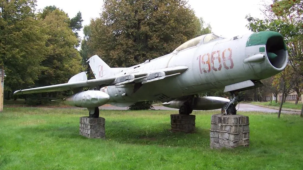 MIG 19