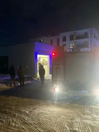 Wjechała w przeszkloną ścianę żłobka