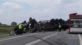 Kierowca ciężarówki hamował, by uniknąć zderzenia z osobówką