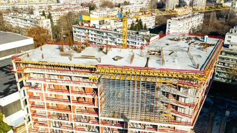 Mieszkania schodzą na etapie "dziury w ziemi". "Powróciły efekty, które napędzały wzrost cen"