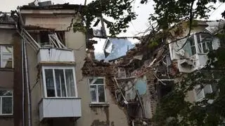 Ostrzelany budynek w Sumach 