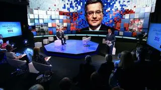 Rozpoczęła się debata z Bronisławem Komorowskim