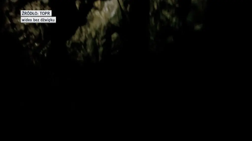 Ratownicy pracują w jaskini dzień i noc