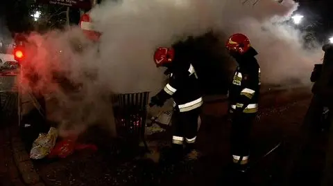 Protestujący zostali usunięci sprzed Sejmu. Straż pożarna ugasiła koksowniki