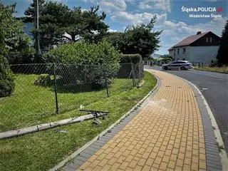 Drewniany słup uderzył w 22-latkę, straciła nogę