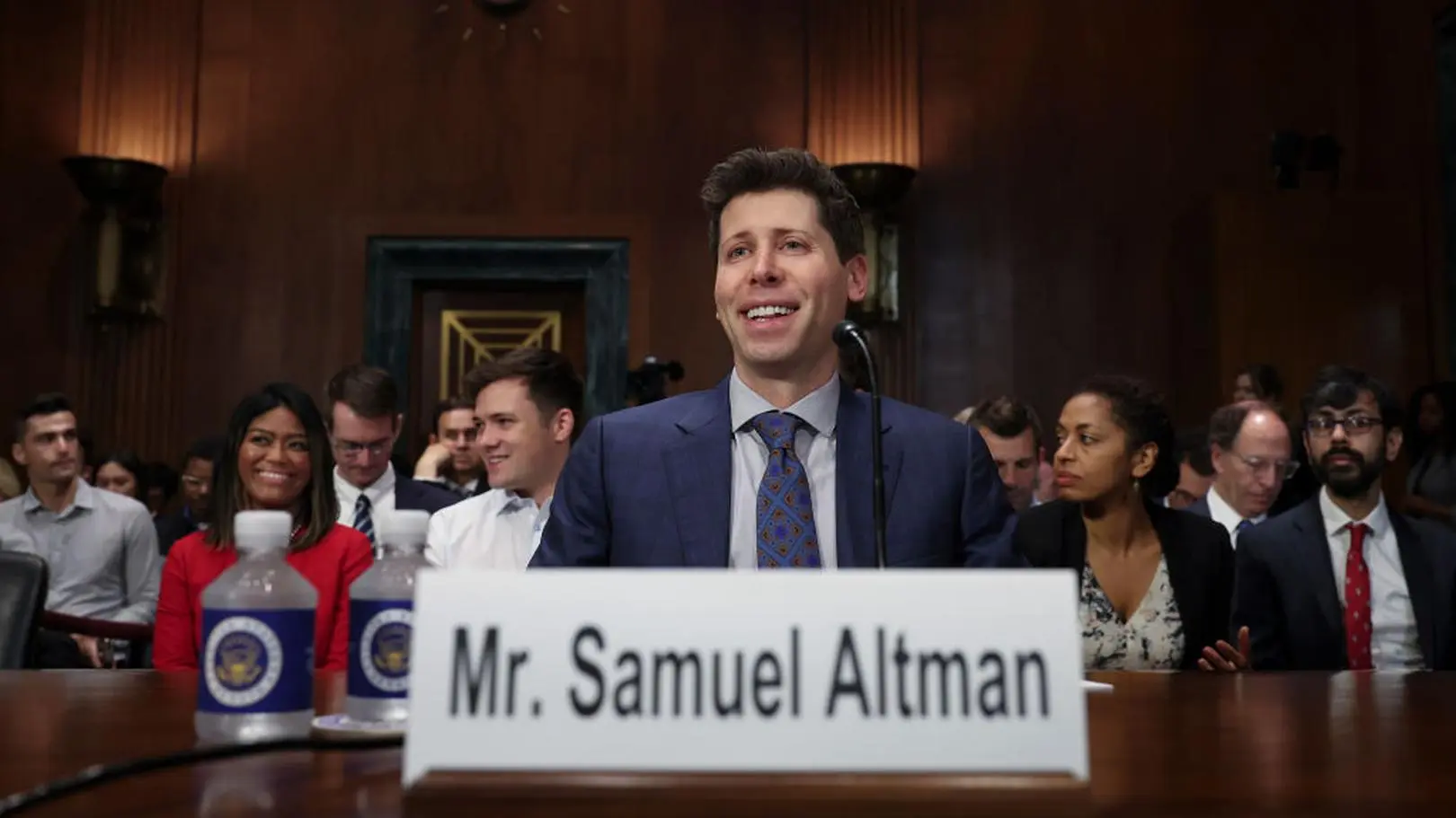 Sam Altman i OpenAI. Zaskakujący zwrot sytuacji | TVN24 Biznes