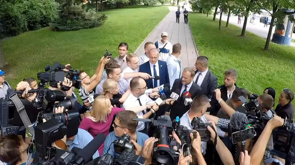 Donald Tusk stawił się w prokuraturze