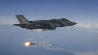 Pocisk AIM-120 AMRAAM wystrzelony z F-35