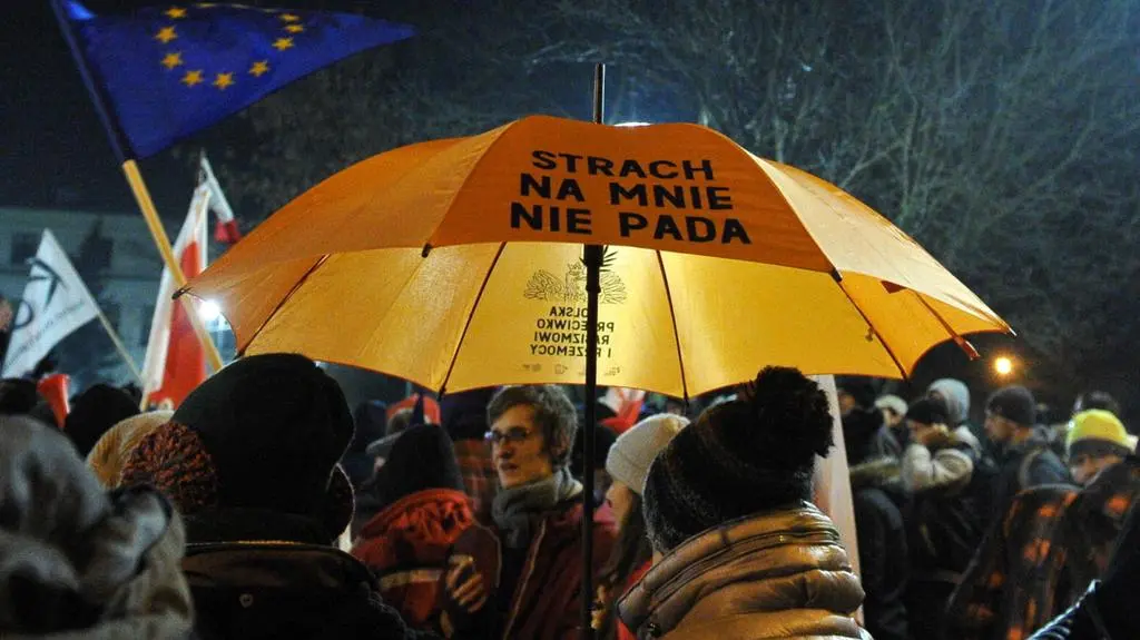 Lider KOD: nie ulegniemy, nie odejdziemy stąd. Będziemy tutaj protestować tak długo aż się poddadzą