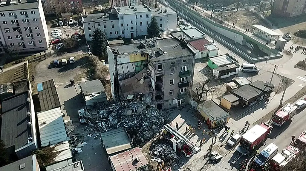 Zawalona kamienica i śledztwo