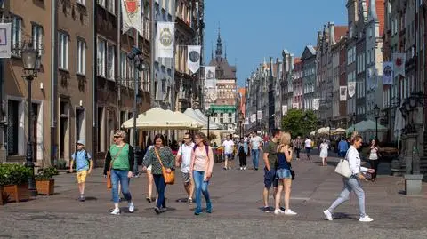 gdansk-ulica-polska-shutterstock_2034412601