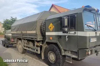 Na miejscu pracowali saperzy