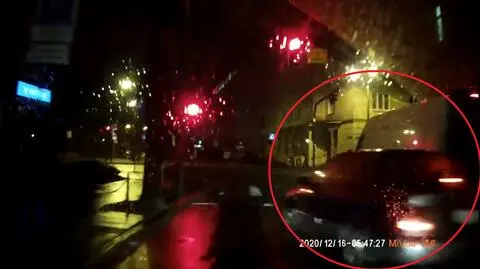 Zajechał drogę policjantowi i przeciął skrzyżowanie na czerwonym świetle