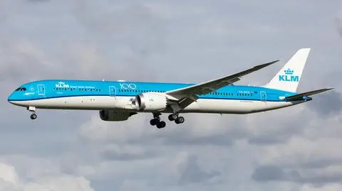 787 dreamliner klm shutterstock_1983989504