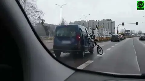 Nietypowy sposób na transport roweru