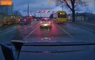 Autobus zamiast się zatrzymać przyspieszył