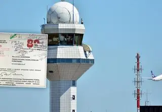 PAŻP nie kupiła radarów, choć wojsko prosiło o ochronę przed dronami. Ujawniamy dokumenty