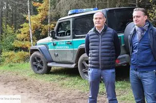Szef Agencji Frontex oraz wiceminister Bartosz Grodecki z wizytą na granicy polsko-białoruskiej