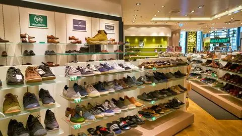 Sieć sklepów z obuwiem znika z Polski. "Zarząd z przykrością zdecydował się na ten krok"