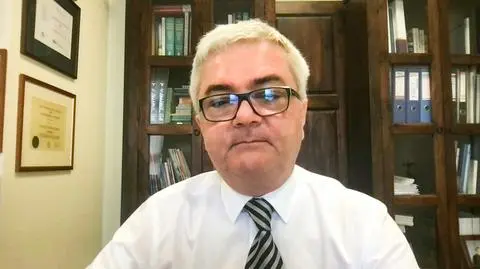 Prof. Fal: powinniśmy po raz trzeci z kolei spędzić święta zdalnie, a nie rodzinnie, przy jednym stole