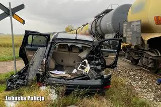 Do zdarzenia doszło na niestrzeżonym przejeździe kolejowym