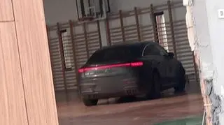 Kobieta wjechała samochodem elektrycznym na salę gimnastyczną