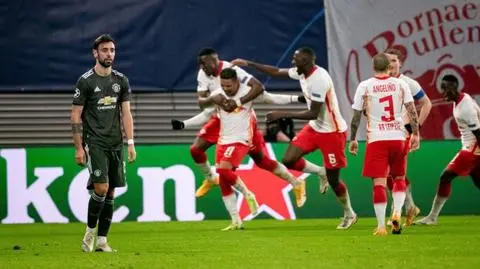 "Mistrz powrotów powrócił do Ligi Europy". Angielskie media po odpadnięciu United