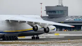 Na łódzkim lotnisku wylądował największy samolot transportowy świata